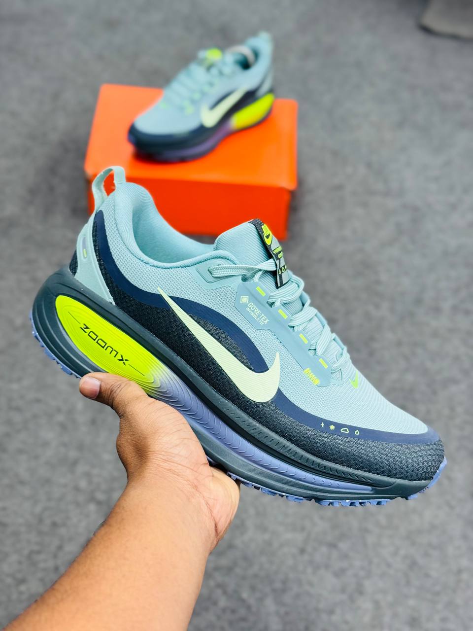 Nike Vomero 18 GORE-TEX- Road Running Shoes with Reflective Accents-Seaweed/Cannon/Volt/Barely Volt-(super lightweight and Super comfortable)-(Made in vietnam)-nkgv18pe